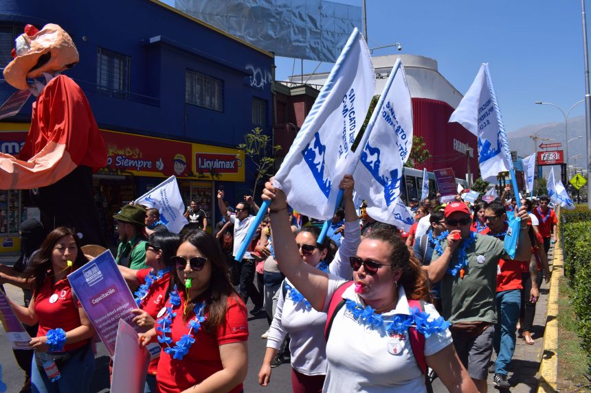 Trabajadores y dirigentes realizaron protesta cultural en rechazo a  Última Oferta de empresa ECR Group