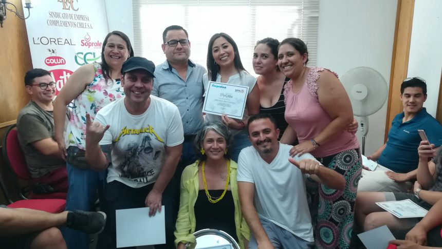 Trabajadores (as) se capacitan en manejo de grúa horquilla